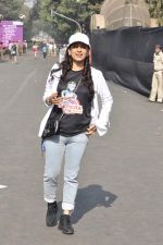 Juhi Chawla at Standard Chartered Mumbai Marathon in Mumbai on 19th Jan 2013 (38).JPG